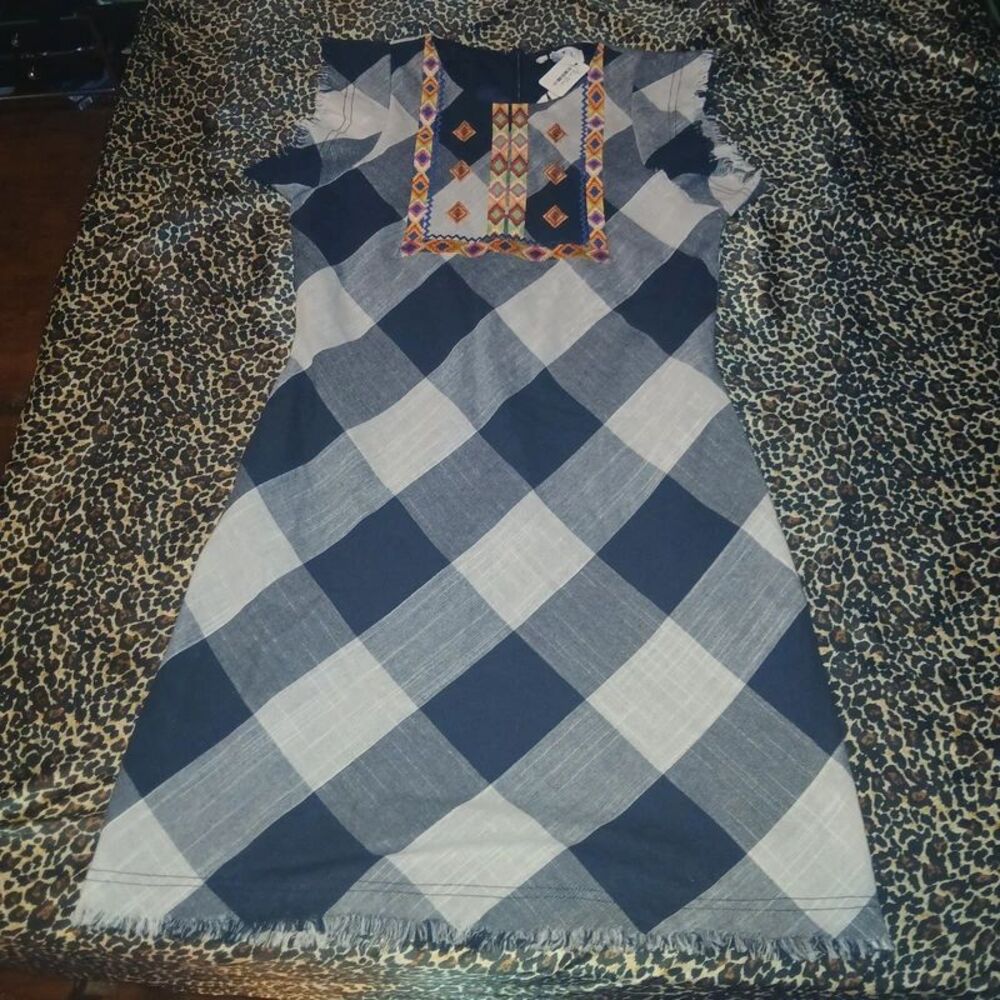 New THML Plaid Aztec Embroidered Shift Dress size small